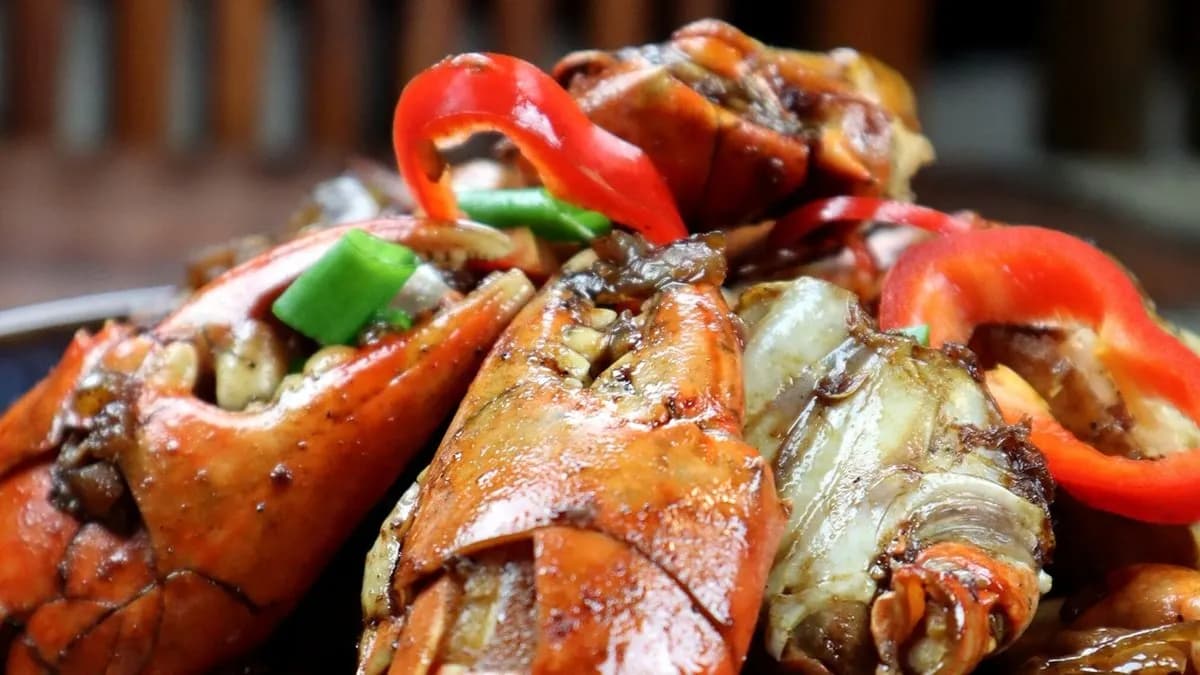 Crabs in black pepper sauce