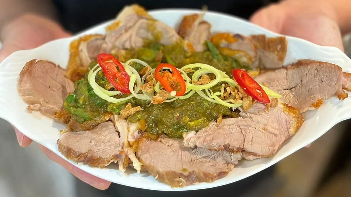 Duck with green chili