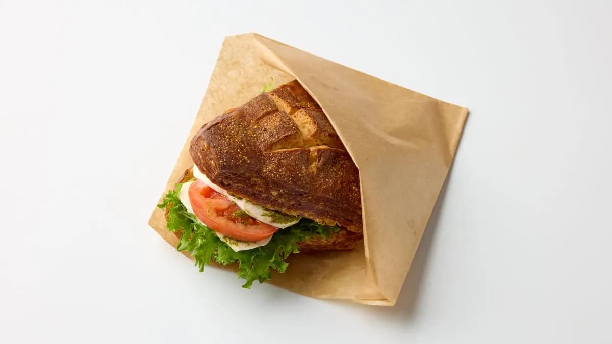 Tomaatti & mozzarella-pretzel (VL)