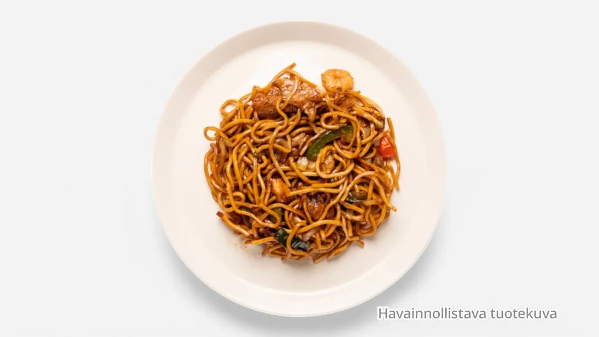 S1 Fried noodles with chicken