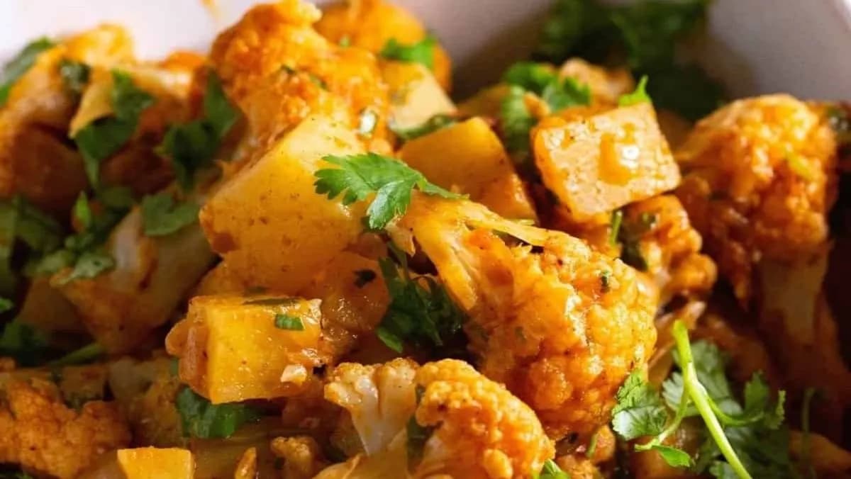 Alu gobi tofu ( L, Ask for vegan )