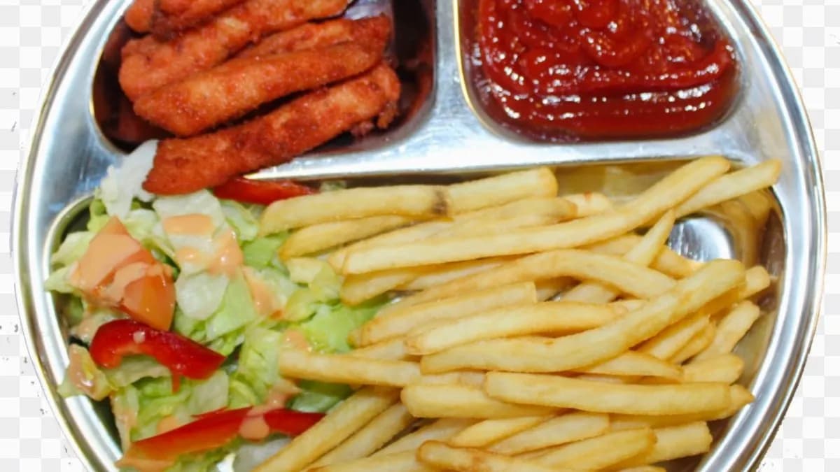 Kids Chicken fingers with french fries (L)