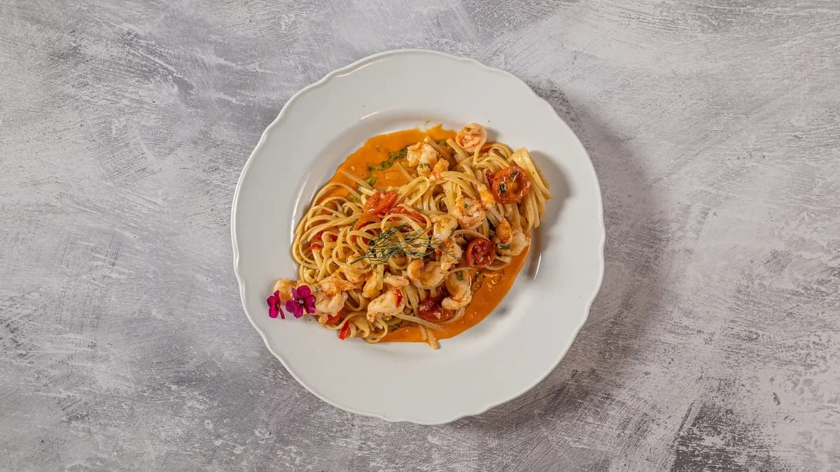 Linguine Gamberi e Bisque di Crostacei