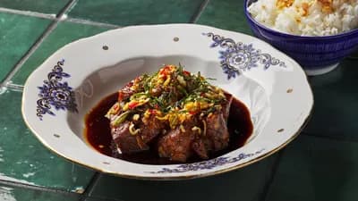 Sticky pork "Moo Hong"