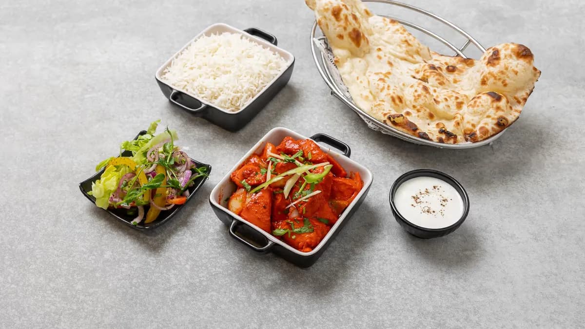 Chicken Tikka ( L.G) medium spicy + Mango Lassi