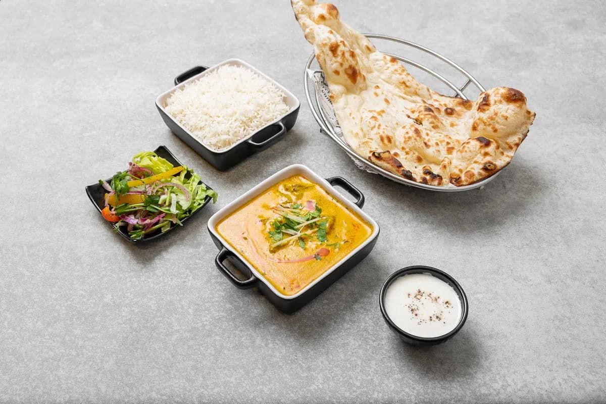 Dahi Lamb (Keskitulinen/Medium spiced)