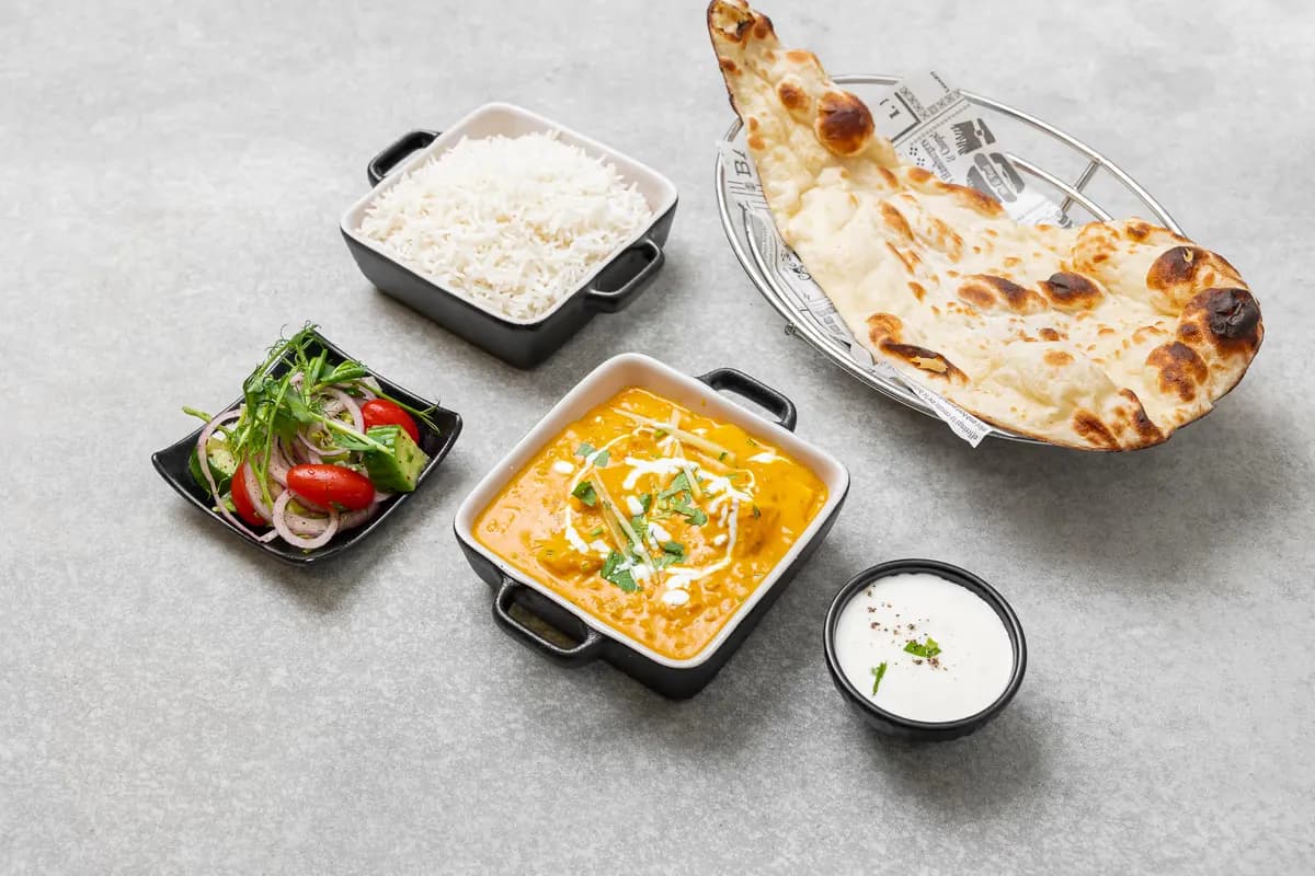 Handi Paneer + Valitse Juoma