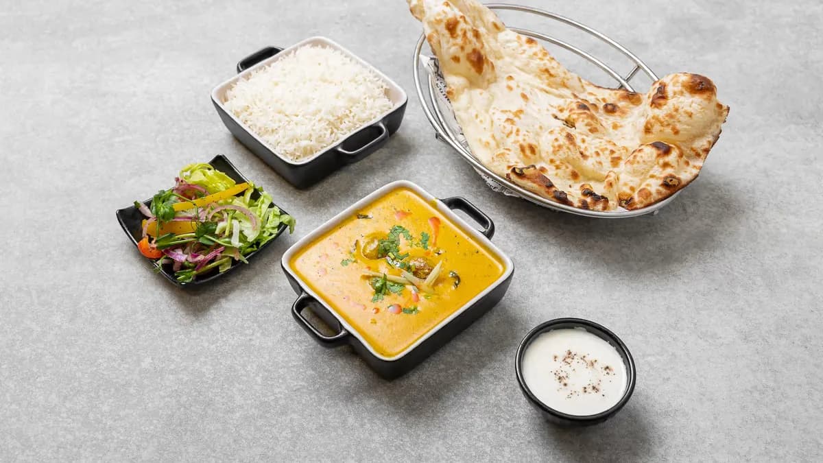 Kahdi Pakuda + Mango lassi