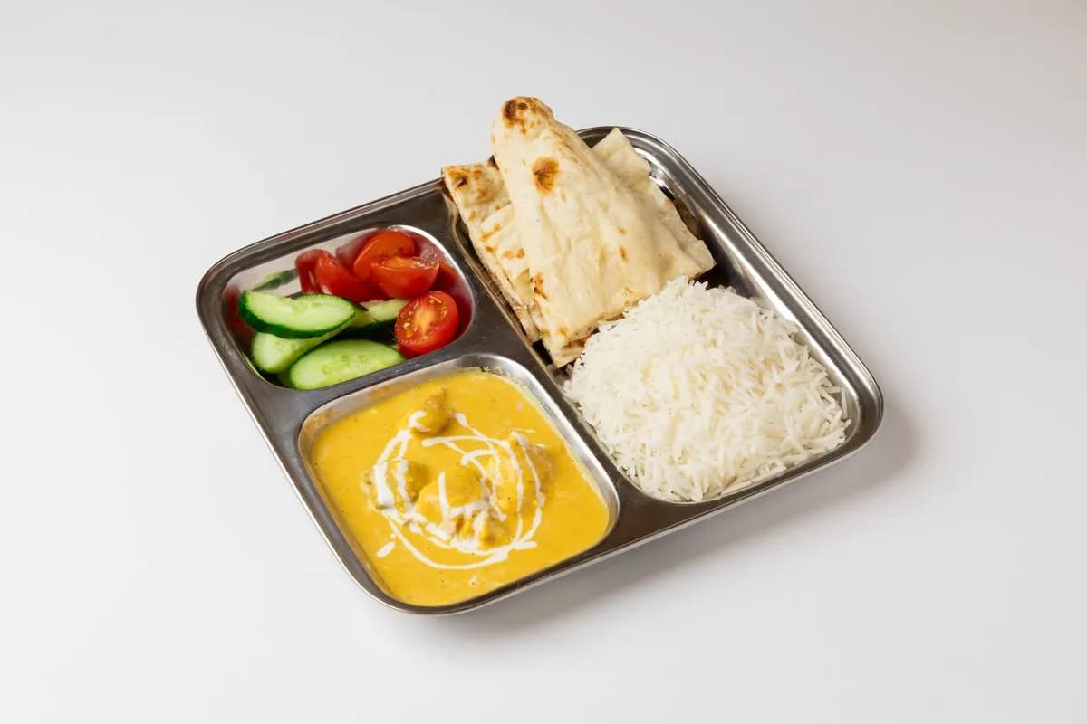 Lasten Chicken Korma+ Mango lassi (Valitse Lisukkeet)