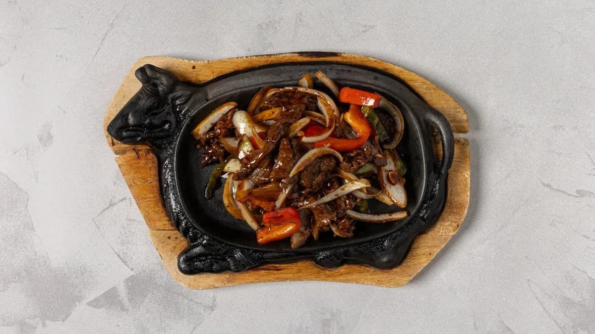 Naudanlihaa mustapippurikastikkeessa 🌶