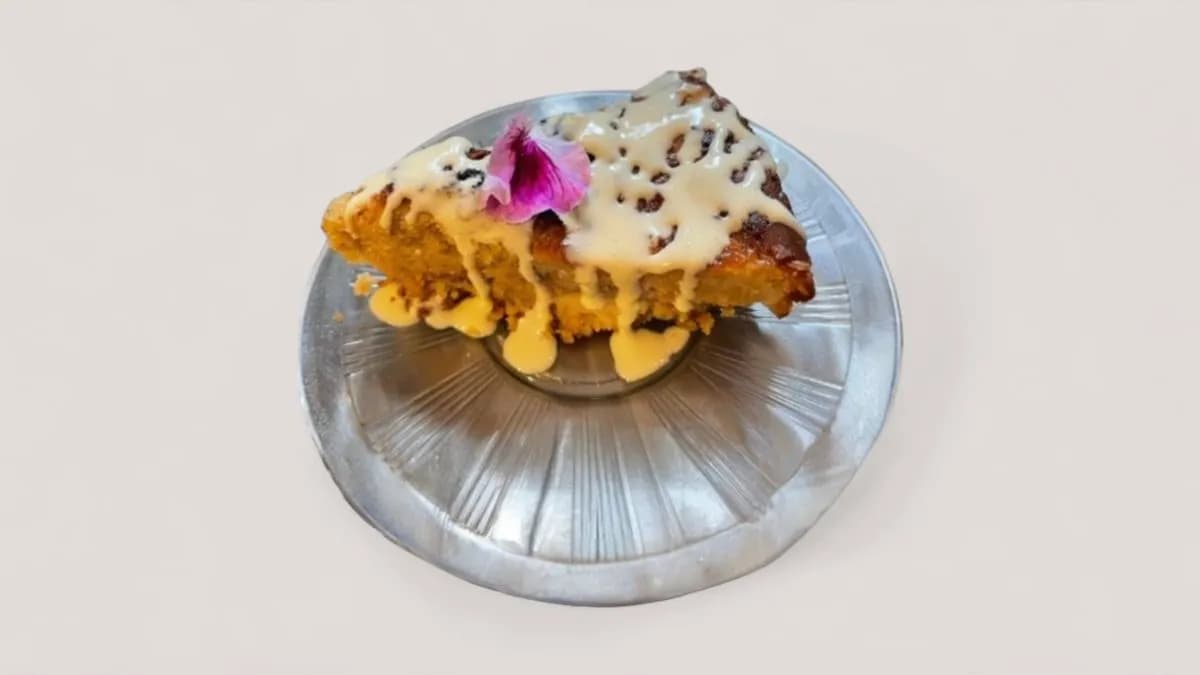 Omena-raparperi-toscapiirakka (Ve, G) & vaniljakastike (Ve)