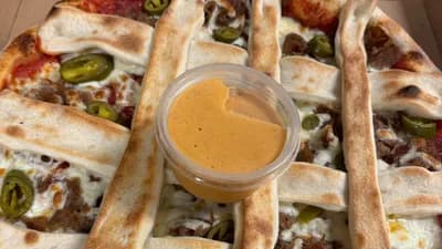 Ristikko pizza
