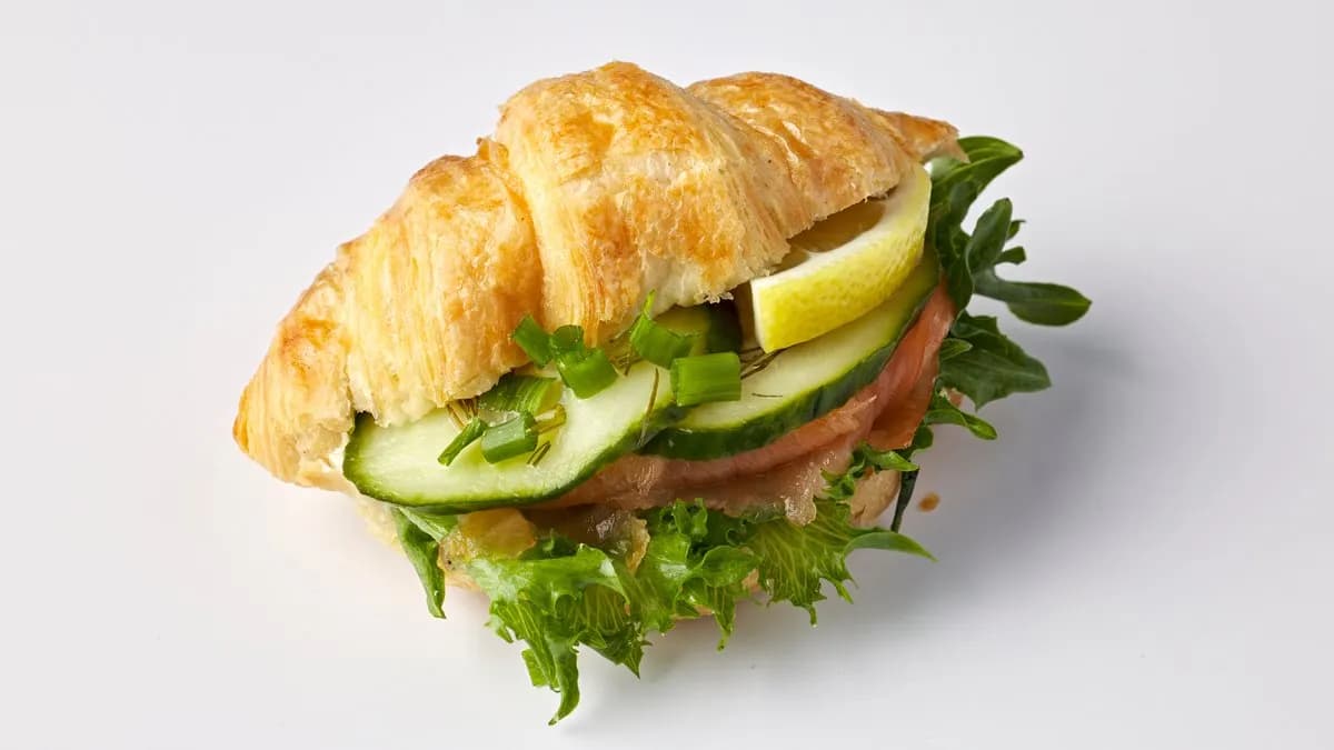 Kylmäsavulohi-tuorejuusto minicroissant (10kpl)