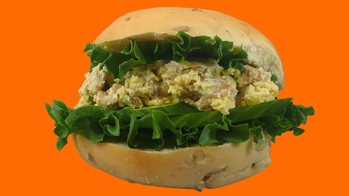 Round Caesar Bagel 🥬🥗