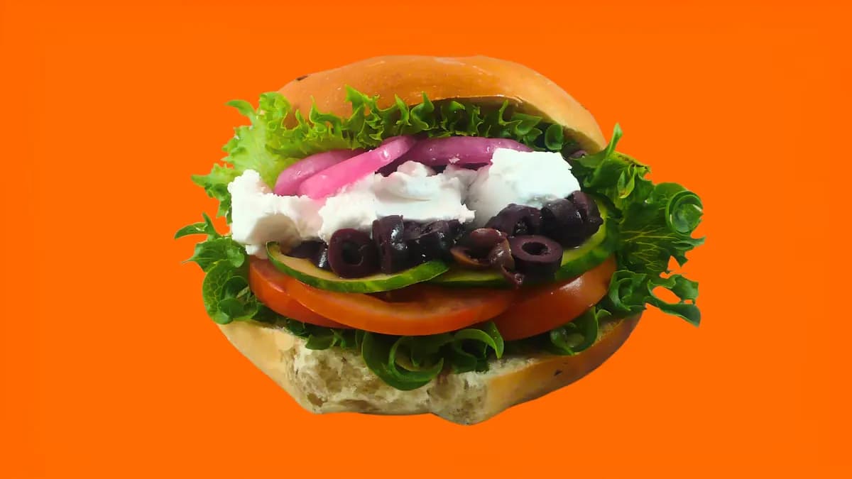 Greek Salad Bagel 🫒🍅