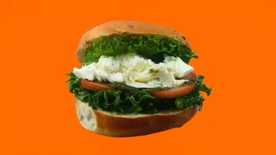 Pesto & Mozzarella Bagel 🧀