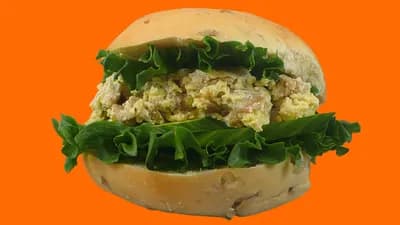 Round Caesar Bagel 🥬🥗