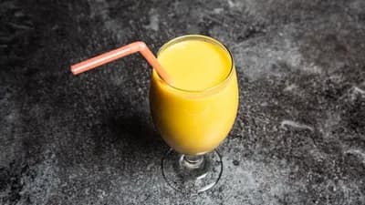 Mango lassi