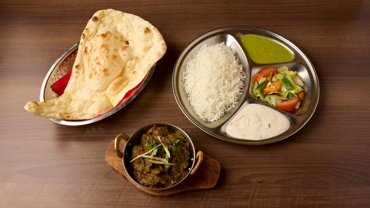 Chicken Saag Karahi (G)