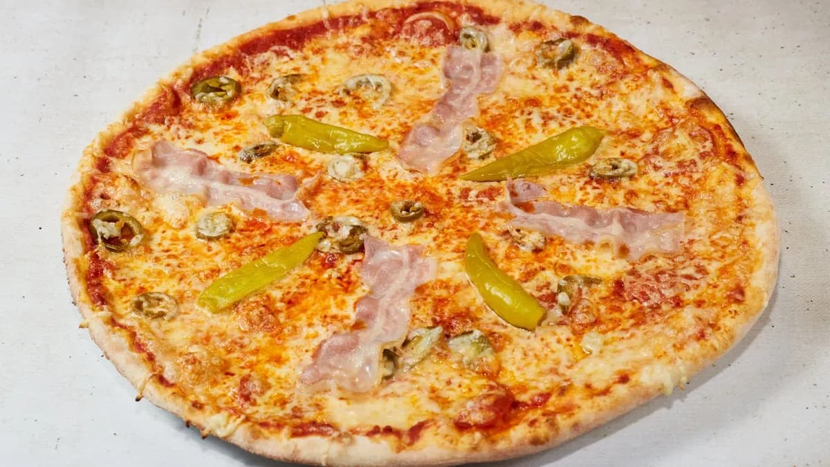 16. Jytky perhepizza