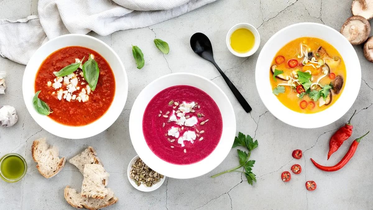 Slaavilainen lihakeitto & smetana