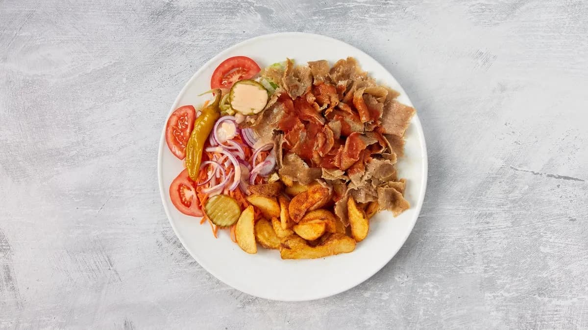 Kebab lohkoperunoilla