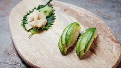 Avocado nigiri