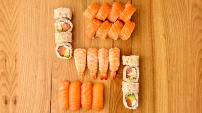 Nro 7. Salmon mix platter 24 kpl ( NEW )