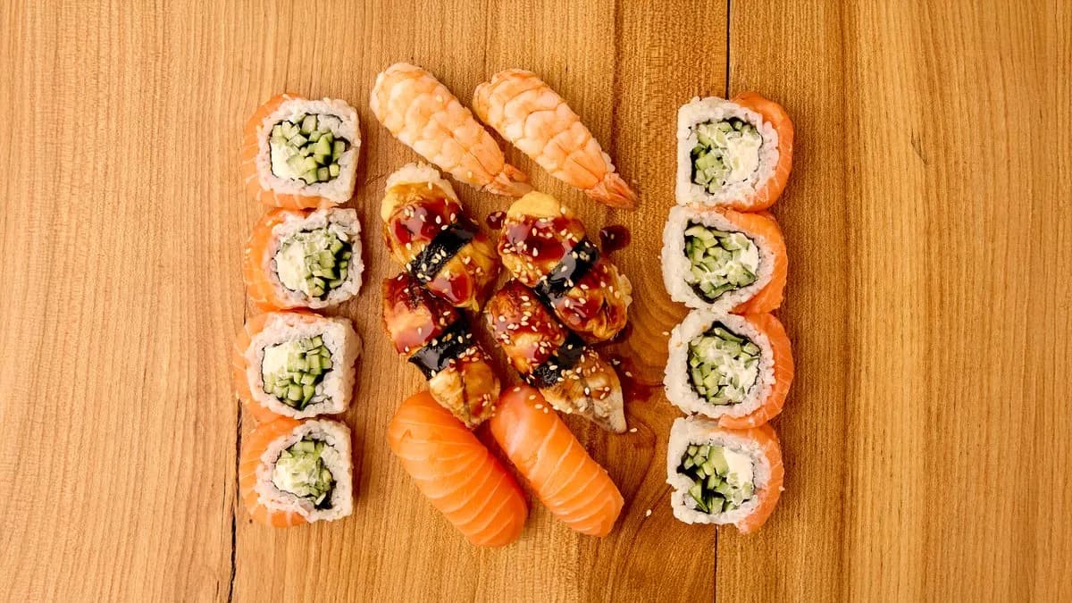 Nro 3. Lajitelma 16 kpl ( NEW )