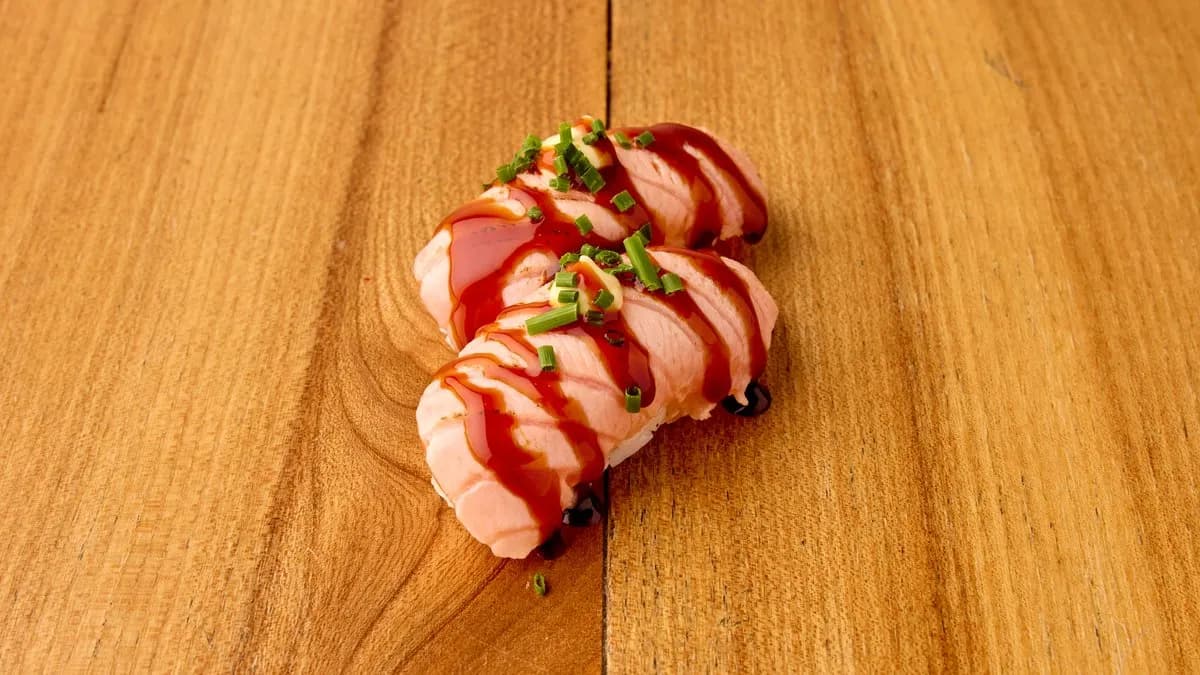 Lohi halstrattu nigiri 2kpl