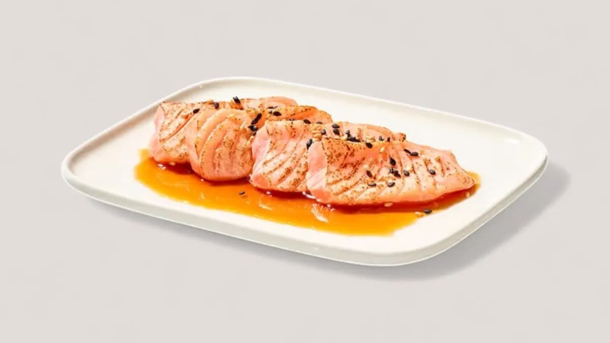 Grilled salmon sashimi 4pcs