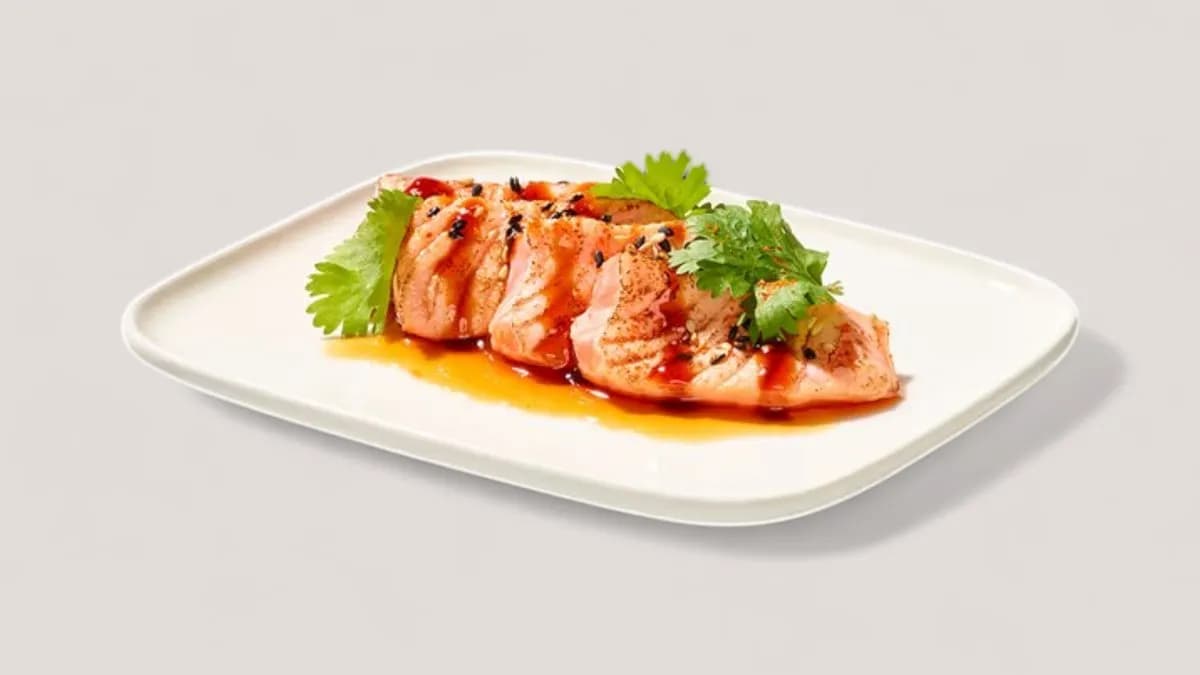 Grilled salmon coriander sashimi 4pcs