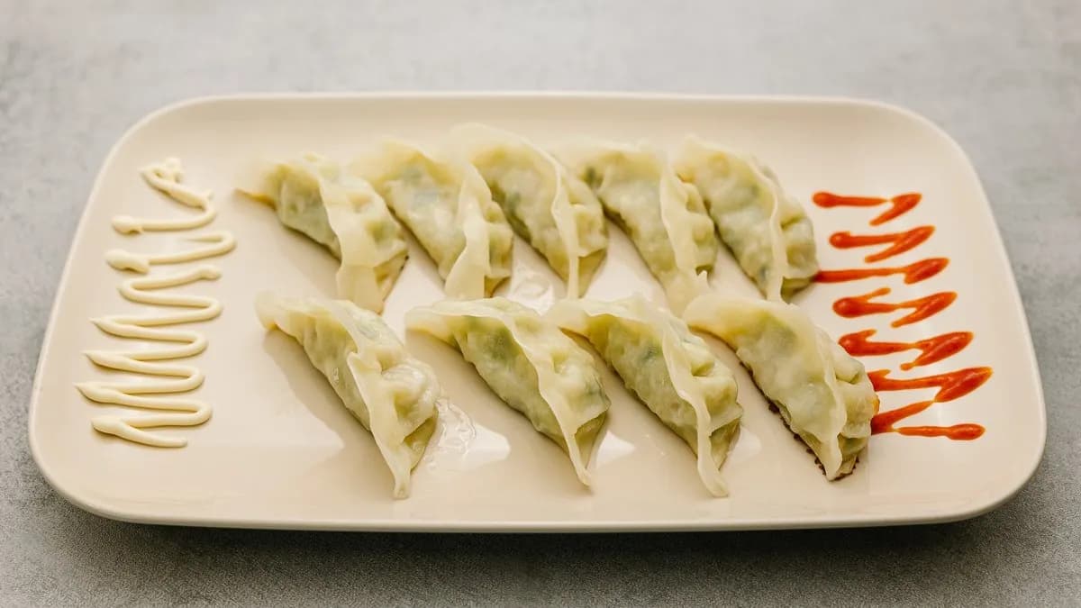 Japanilainen kana-gyoza – Chicken Gyoza & Coca-Cola 0,33l