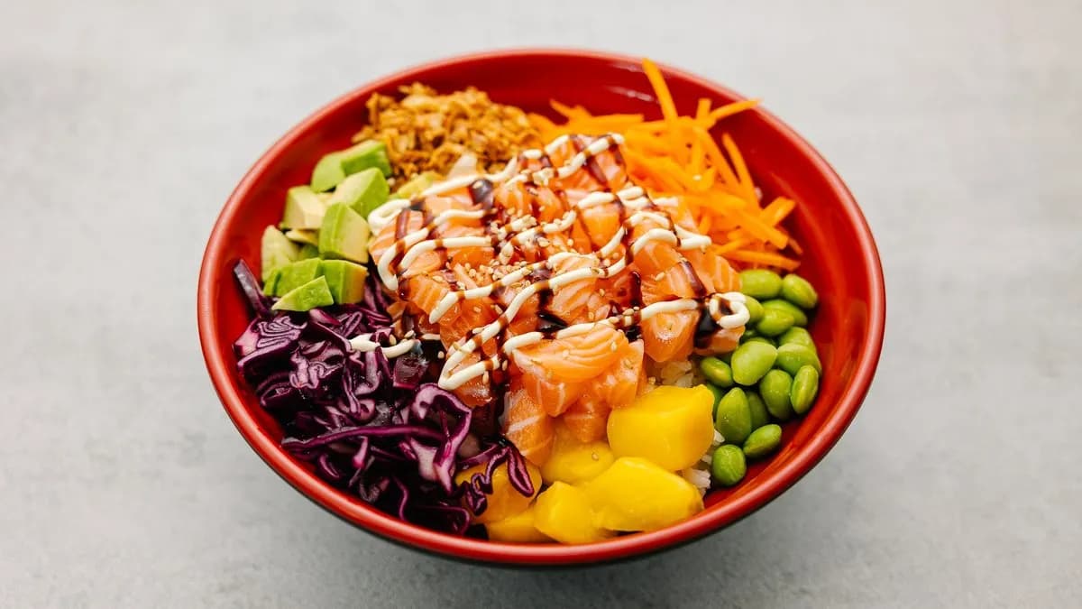 M5. Sushisama pokekulho, lohi - Sushisama Salmon Poke Bowl