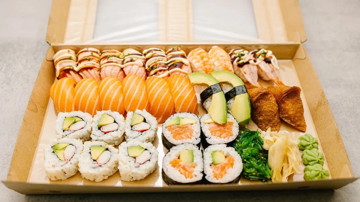 D3. SushiSama Happy Plus platter, 30kpl