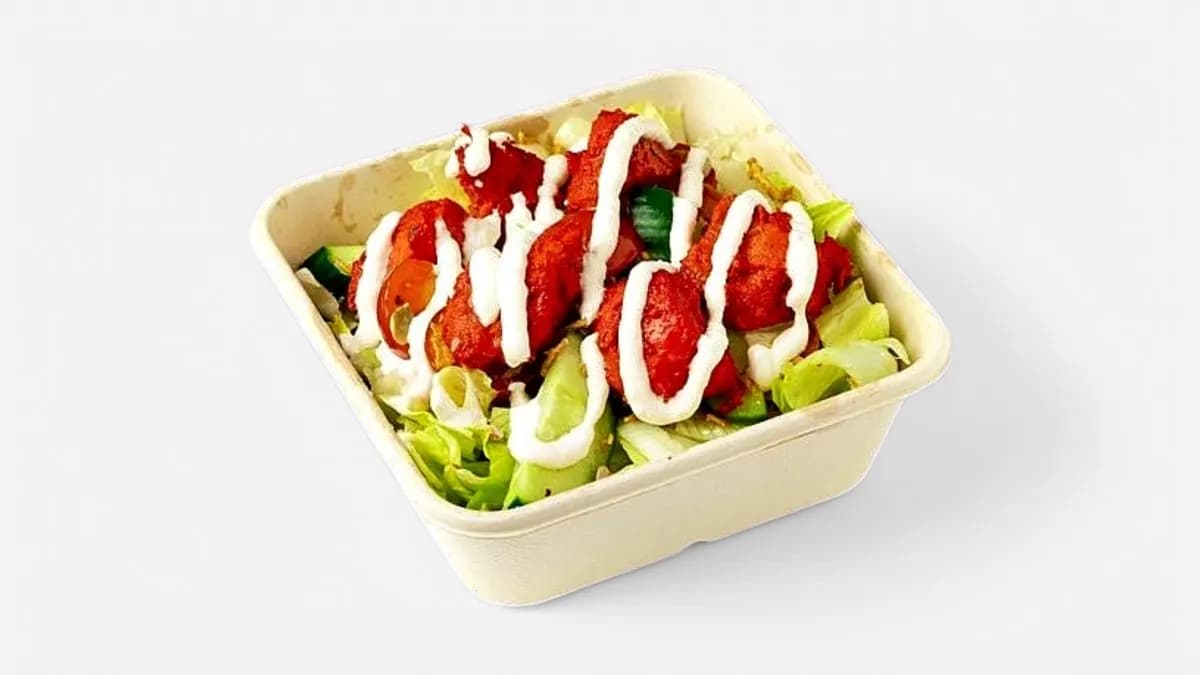 Chicken tikka salaatti