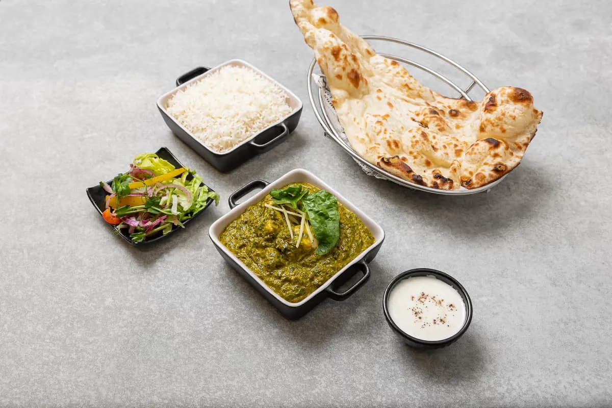 Saag Chicken ( G.L )