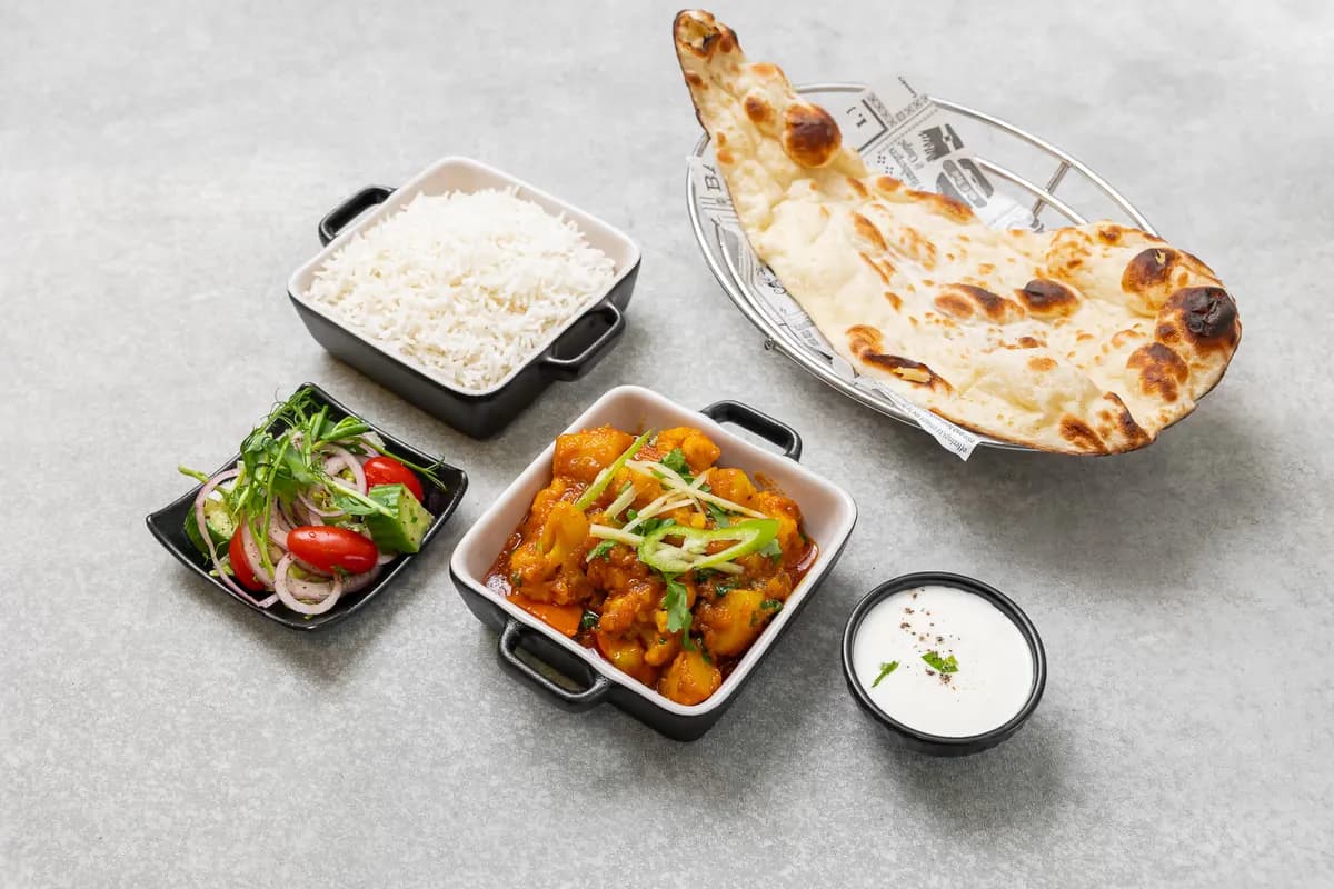 Aloo Gobhi + Pepsi max 0.33