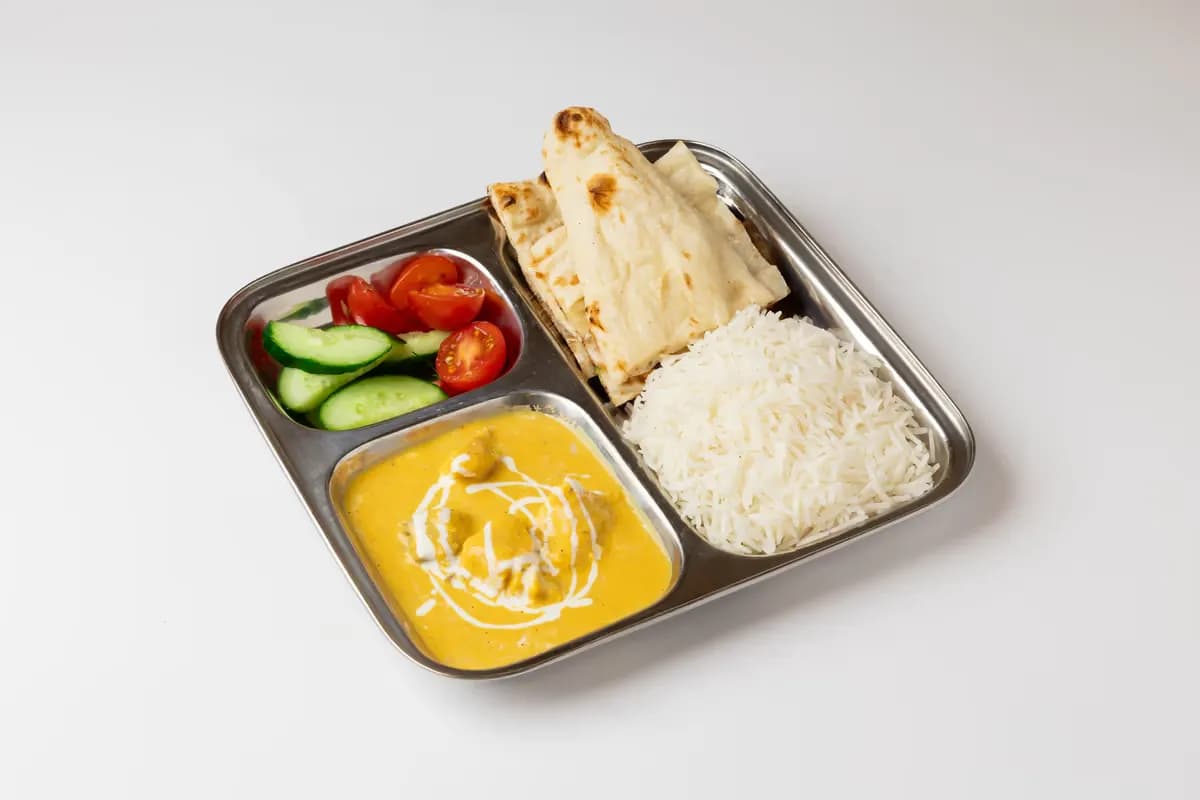 Lasten Chicken Korma+ Mango lassi (Valitse Lisukkeet)