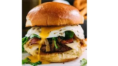 Humpty Dumpty Burger + chunky fries