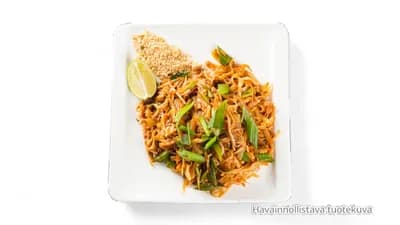 Pad Thai nuudelia ja kanaa, porsasta tai nautaa
