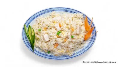 Paistettua riisiä ja porsasta ja vihanneksia