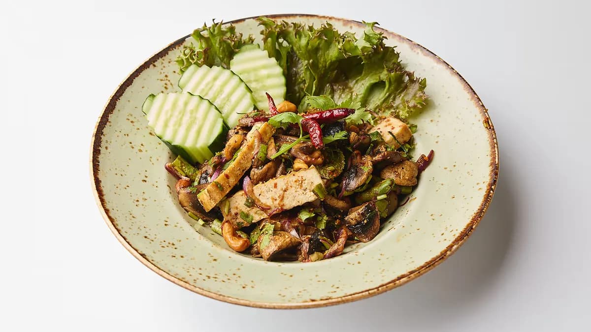 Torstai: Mausteinen larb salaatti 🌶🌶