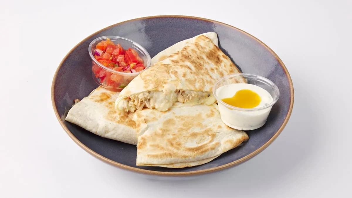 Quesadilla juustolla + täytteellä