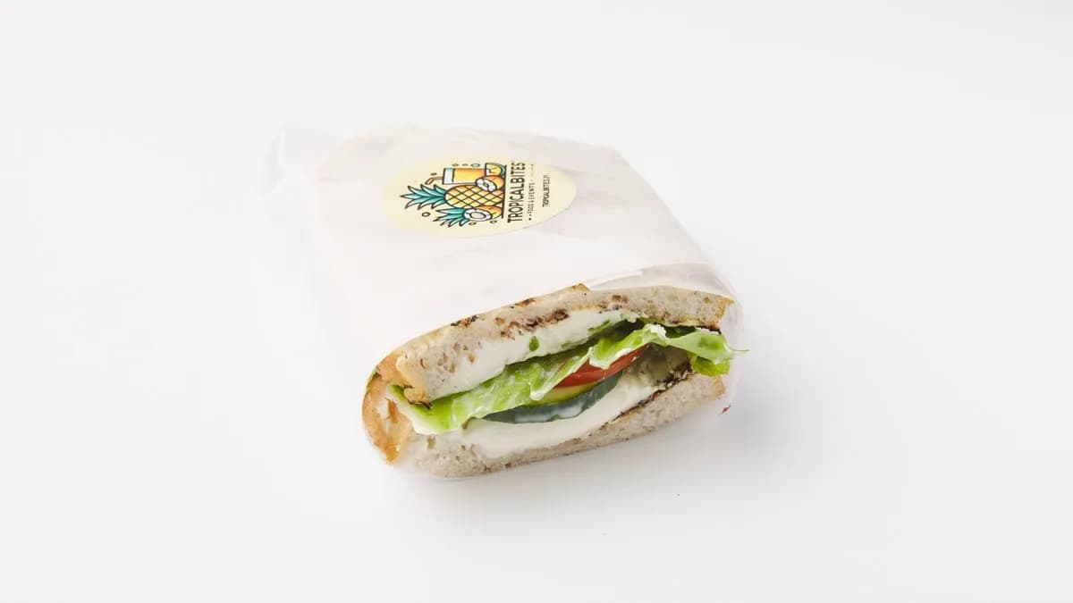 Tomaatti-mozzarella sandwich (L, K)