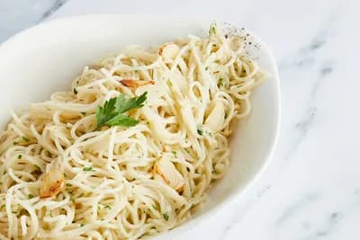 VEGAANINEN PASTA AGLIO E OLIO (L)