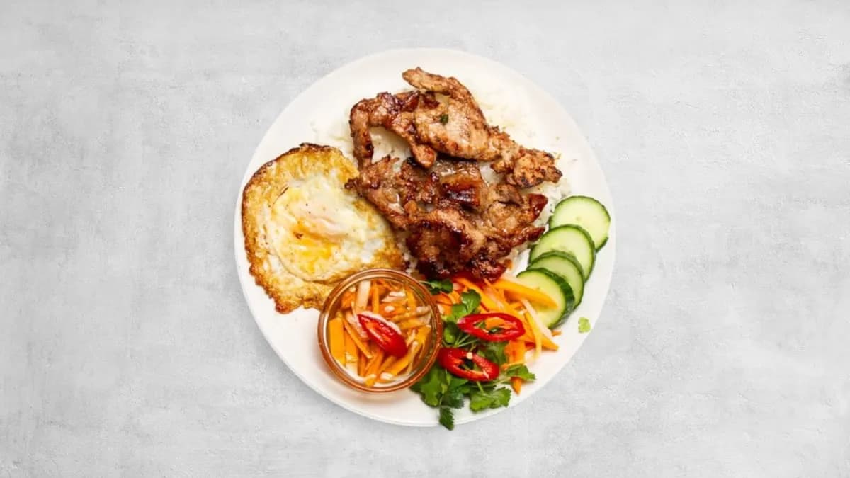 Bun thit nuong - grilled pork with noodles