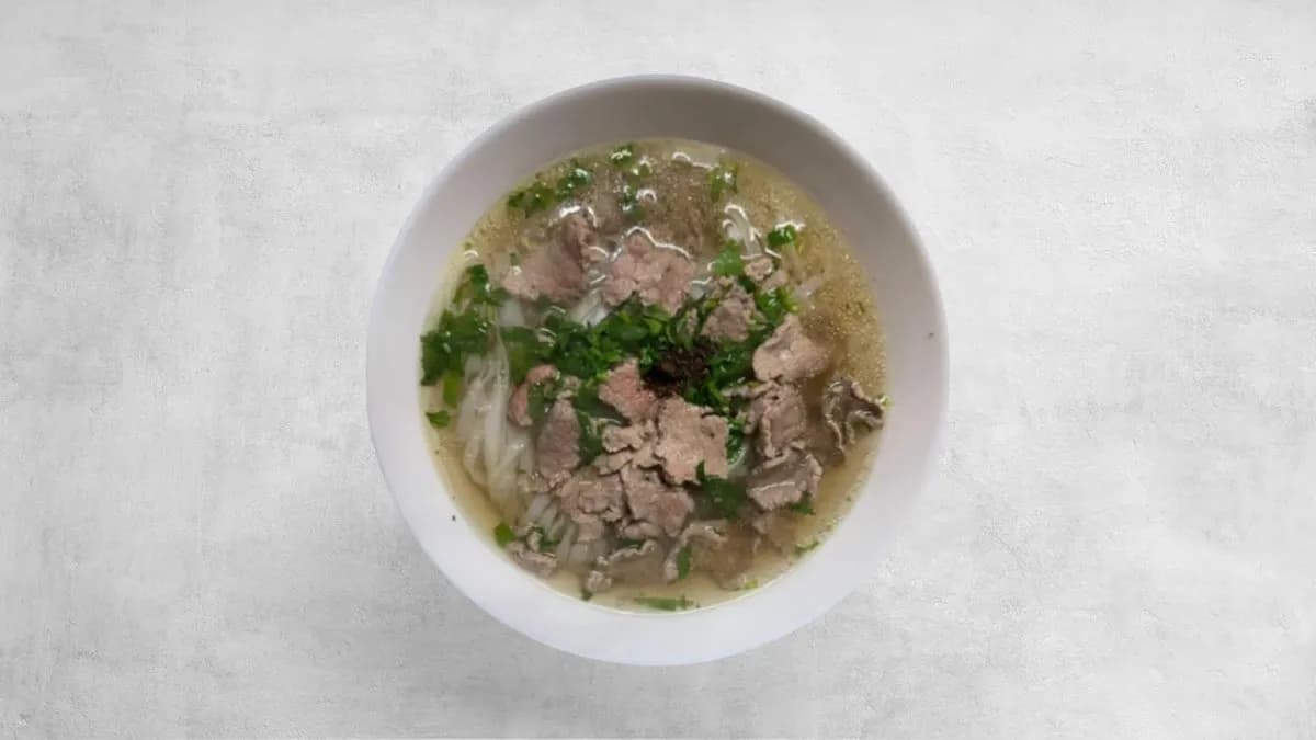 Pho bo tai - beef noodles