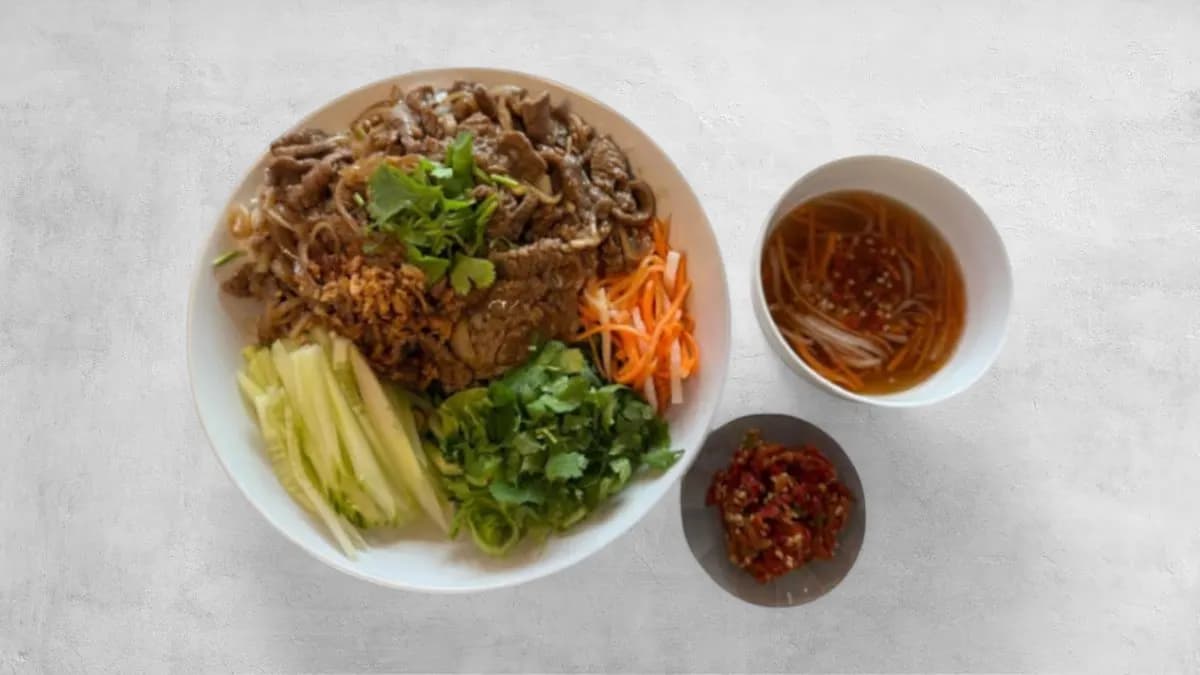 Bun bo xao - noodles with stirring beef special sauce