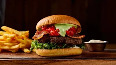 AVOCADO, BACON & BEEF BURGER (LF)